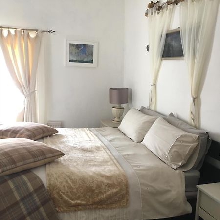 One Castle Street Bed And Breakfast Бейквелл Екстер'єр фото